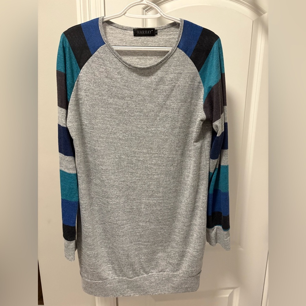 Women’s gray long sleeve tunic